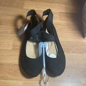 Black Flat Dress Shoes